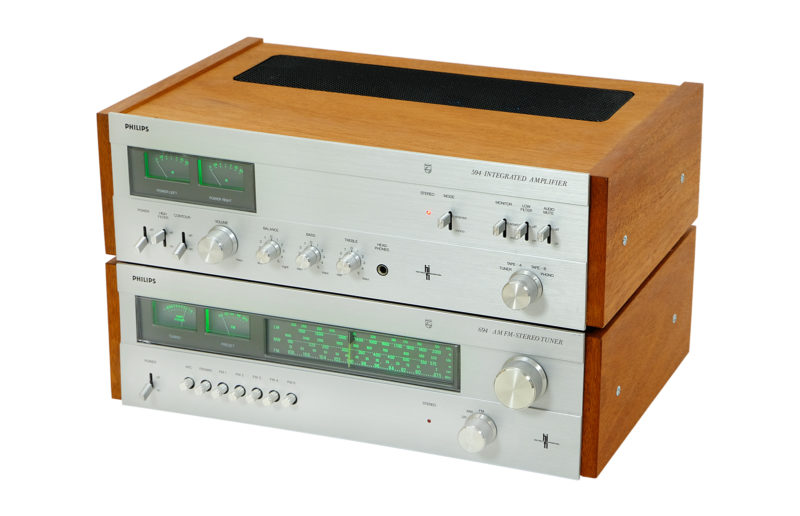 Philips 594 amplifier. Philips 694 tuner. Classic Vintage. Fully revitalized. Philips 594 amplifier. Philips 694 tuner.