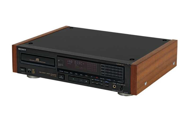 Sony CDP 990 CD player. Fully revitalized. Sony CDP 990 CD, vintage cd player