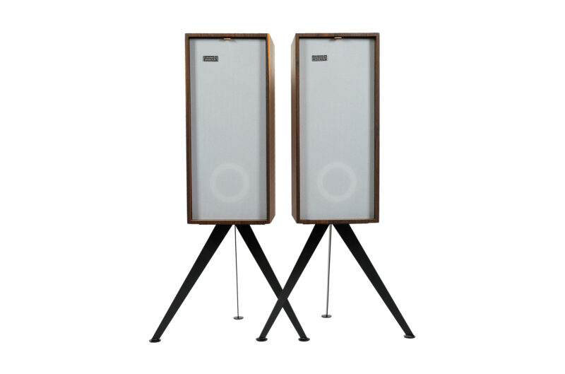 speaker stands
